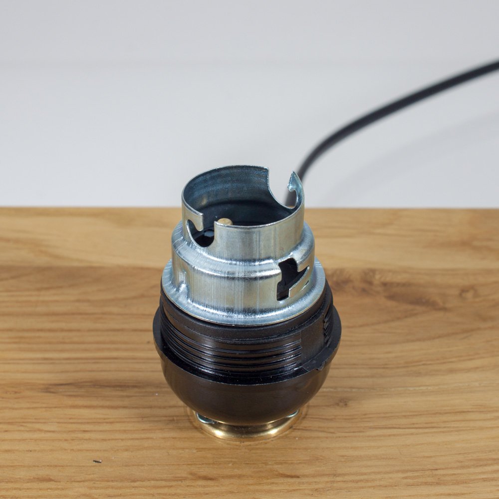 Installing the 40mm BC 4 Part Lampholder – picture 4