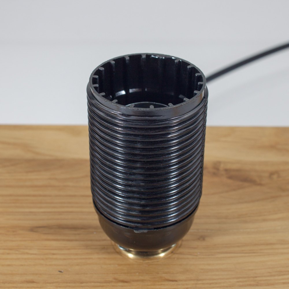 Installing the 40mm BC 4 Part Lampholder – picture 5