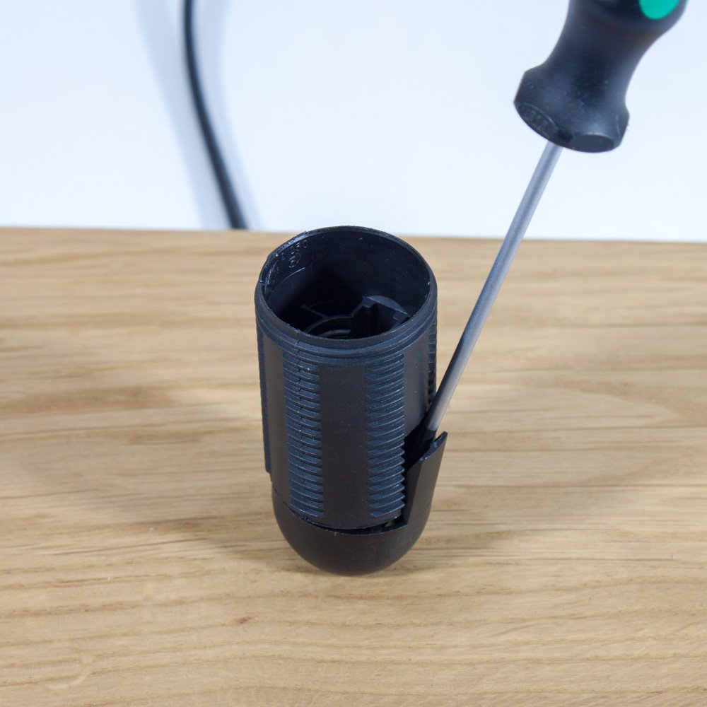 How to install our push fit E27 and E14 lampholders – picture 6