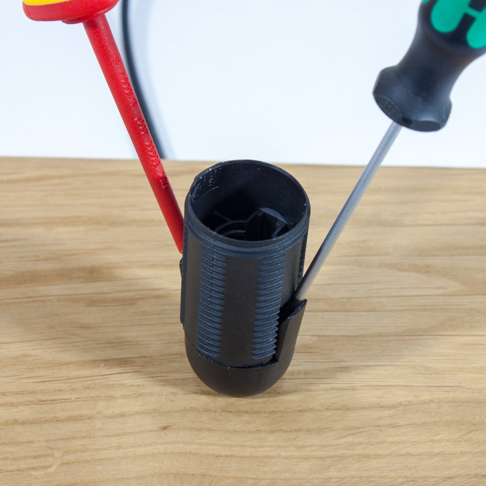 How to install our push fit E27 and E14 lampholders – picture 7