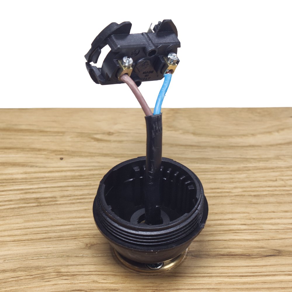 Installing Arditi Brand Plastic E27 lampholder’s – picture 3