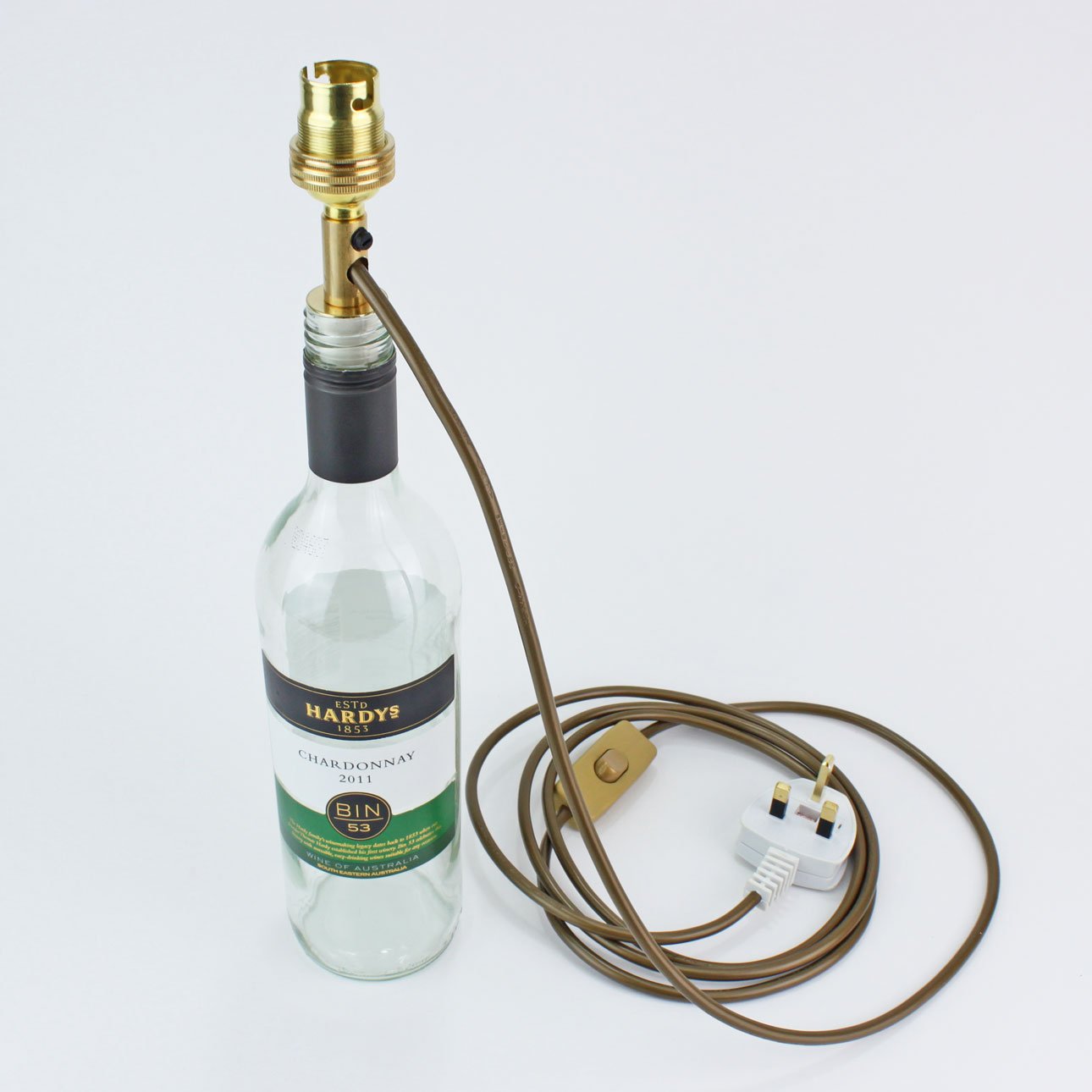 How to turn a bottle into a light fitting – picture 3