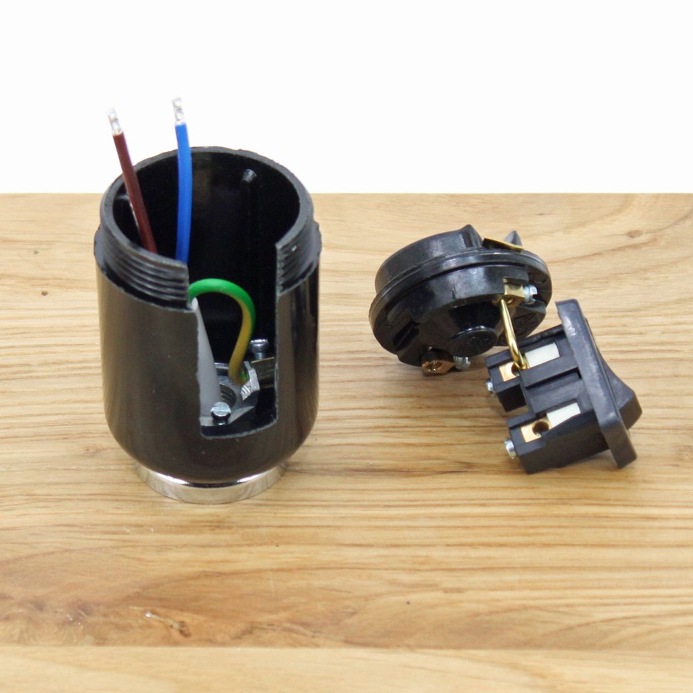 Wiring an E27 Switched Lampholder – picture 2