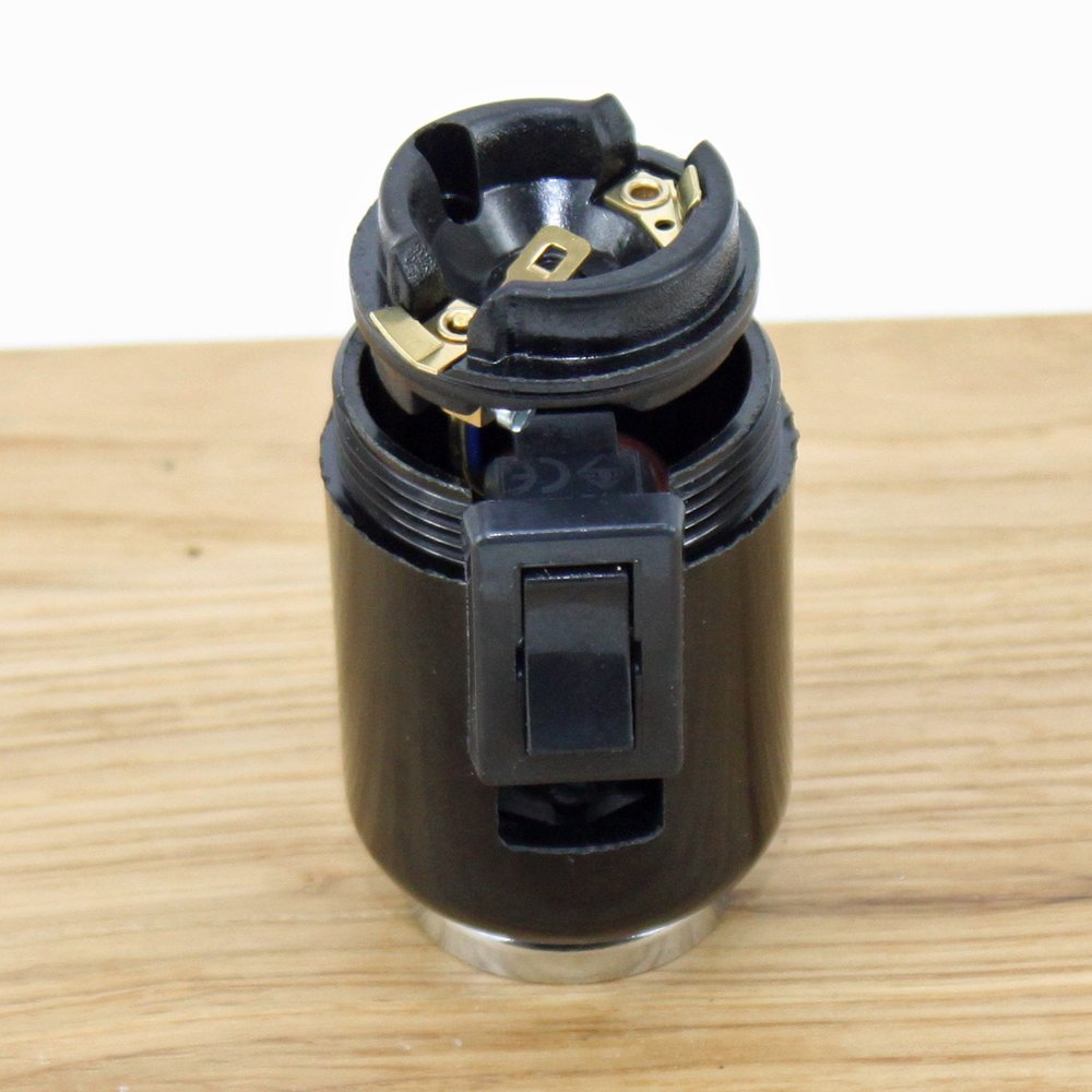 Wiring an E27 Switched Lampholder – picture 4