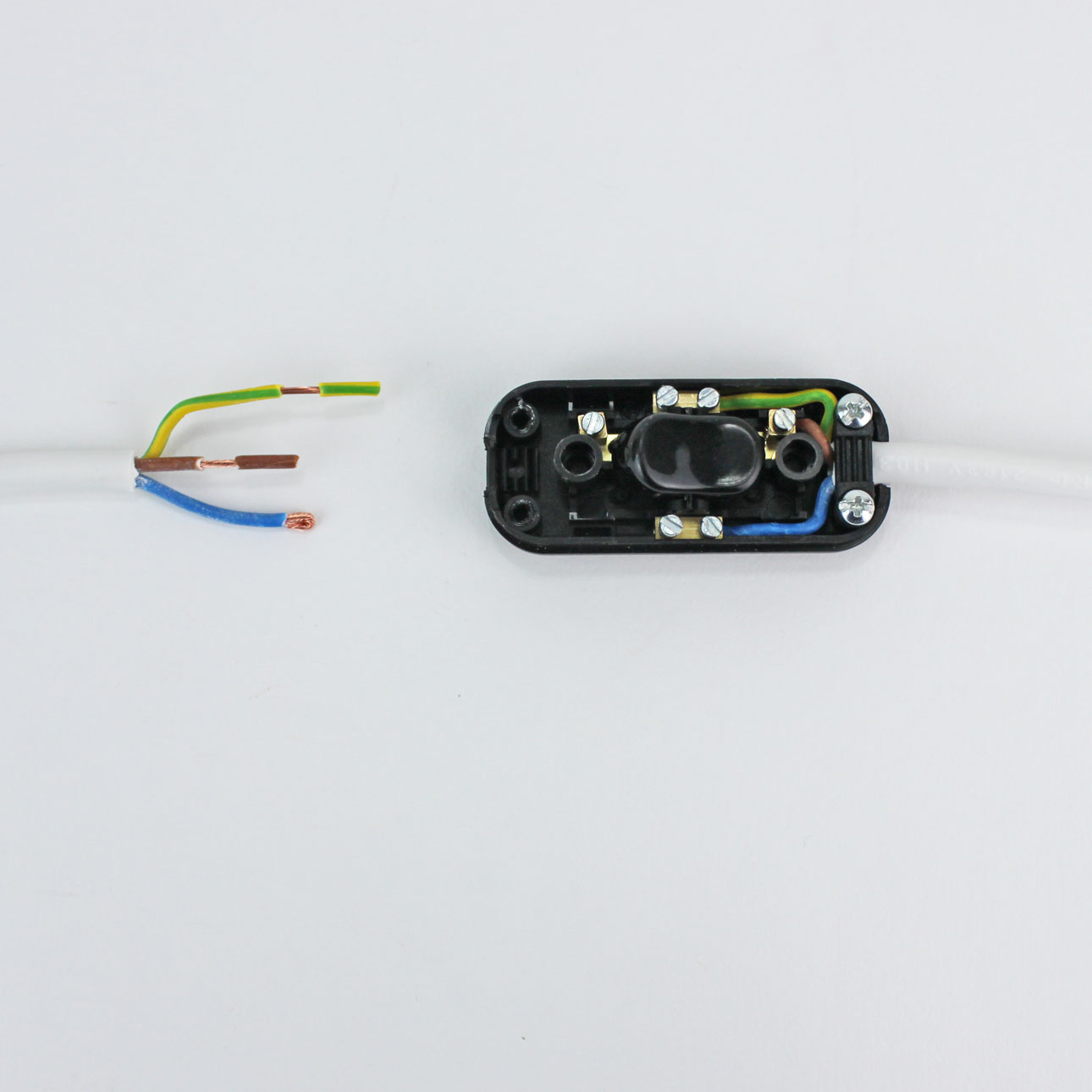 Wiring Inline Switch Diagram from www.lampspares.co.uk